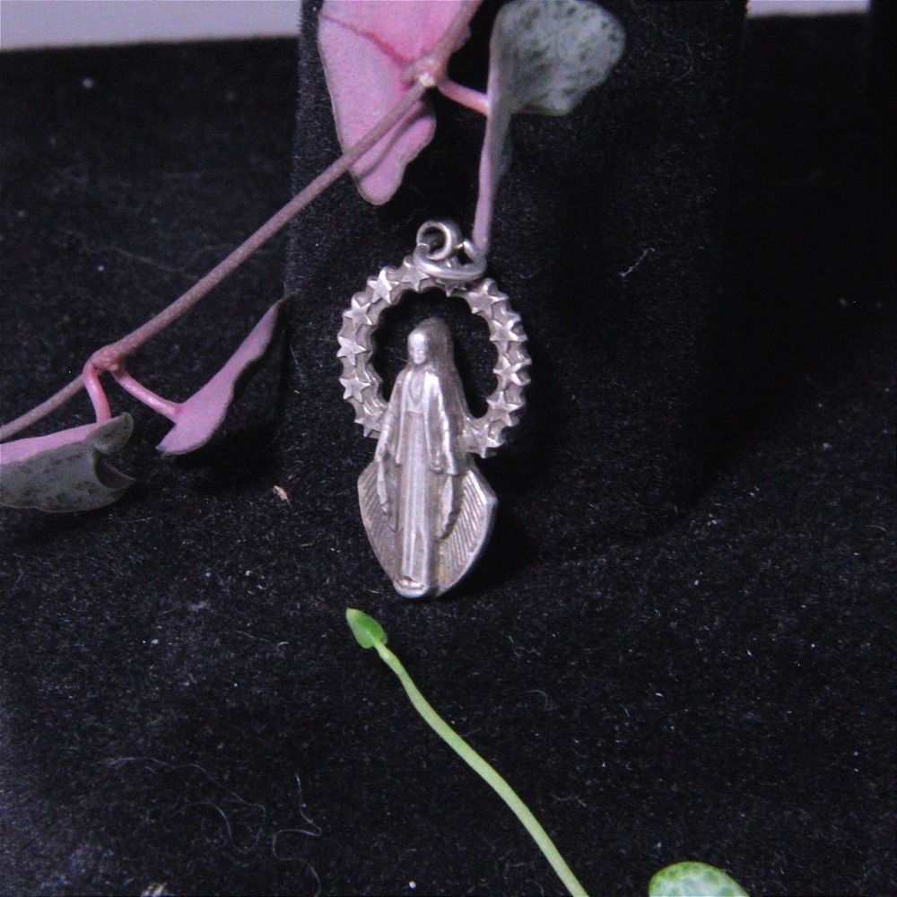 Creed Sterling Silver Virgin Mary Medal Pendant 12 Stars Halo Religious Vintage